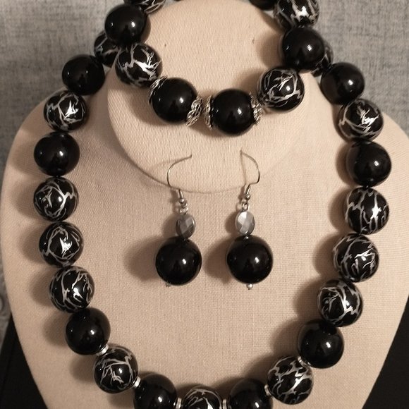 Necklace | Bracelet | Earring | Black and Silver | Chunky Beaded Necklace Set - Picture 1 of 13